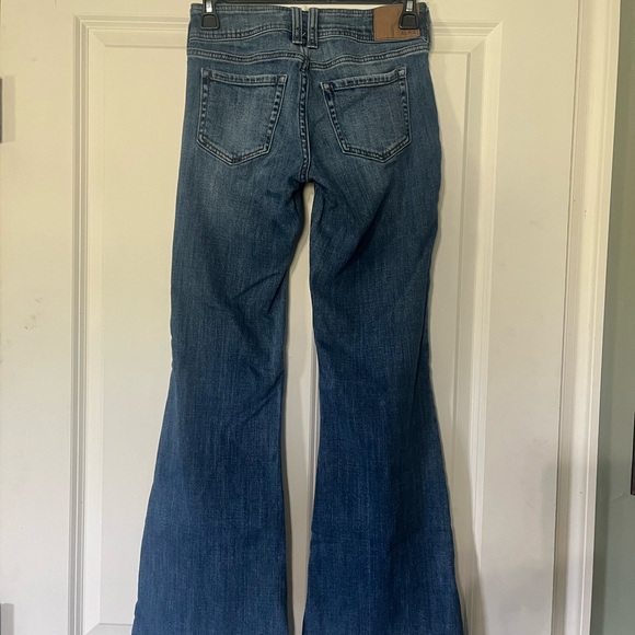 Aeropostale low rise flare - Picture 2 of 10